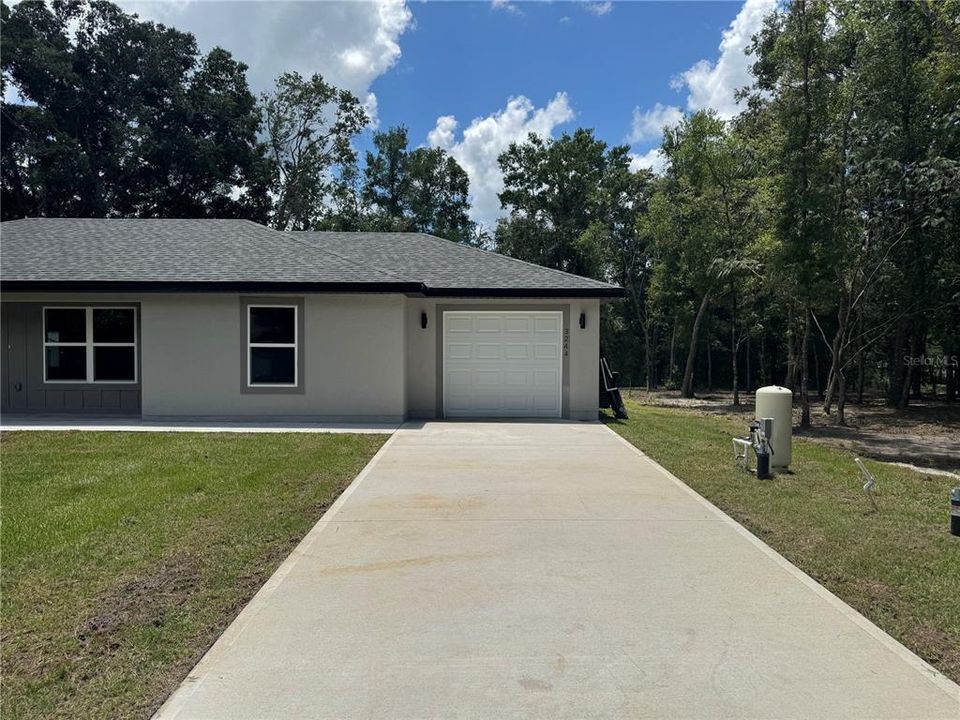 For Rent: $1,950 (3 beds, 2 baths, 1232 Square Feet)