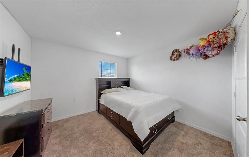 En Venta: $375,900 (5 camas, 3 baños, 2251 Pies cuadrados)