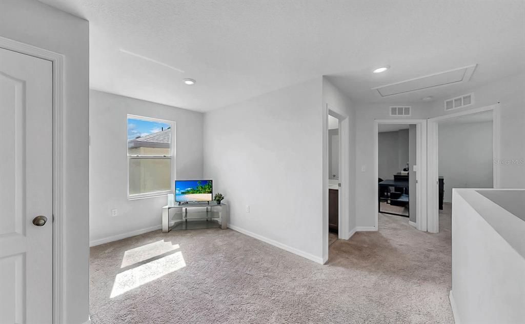 En Venta: $375,900 (5 camas, 3 baños, 2251 Pies cuadrados)