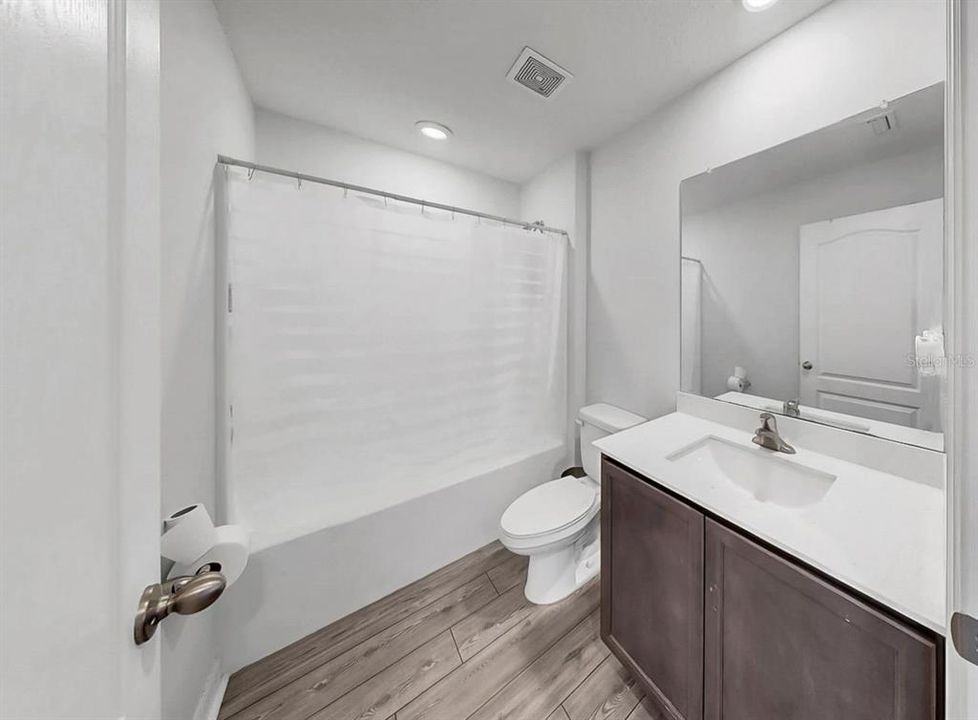 En Venta: $375,900 (5 camas, 3 baños, 2251 Pies cuadrados)