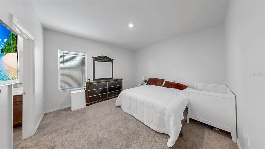 En Venta: $375,900 (5 camas, 3 baños, 2251 Pies cuadrados)