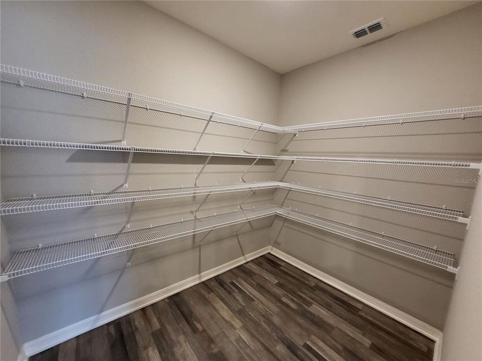 出租: $2,225 (3 贝兹, 2 浴室, 1998 平方英尺)