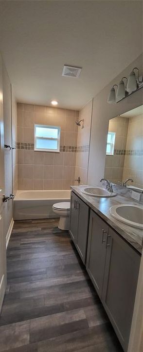 出租: $2,225 (3 贝兹, 2 浴室, 1998 平方英尺)