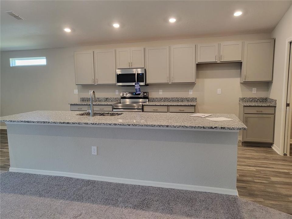 出租: $2,225 (3 贝兹, 2 浴室, 1998 平方英尺)