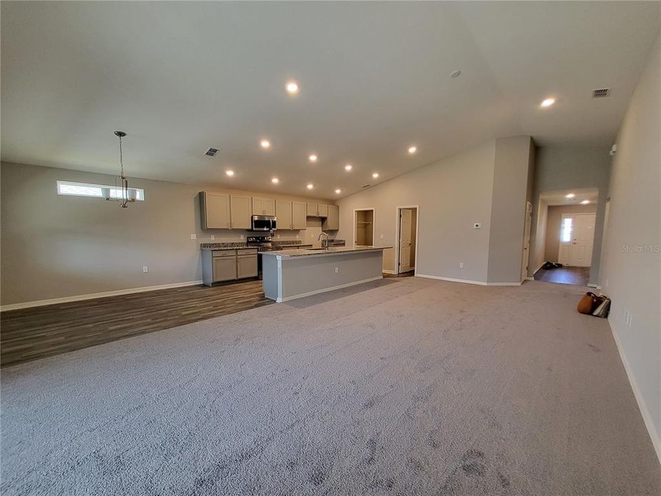 出租: $2,225 (3 贝兹, 2 浴室, 1998 平方英尺)