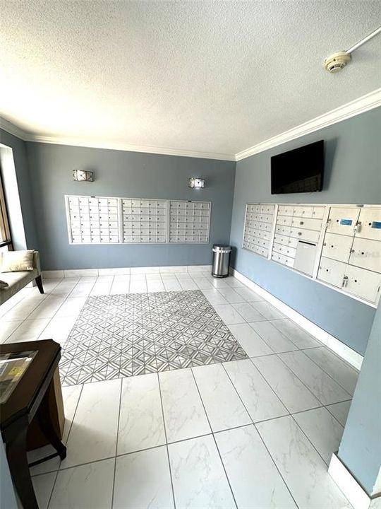 合同活跃: $149,800 (1 贝兹, 1 浴室, 820 平方英尺)