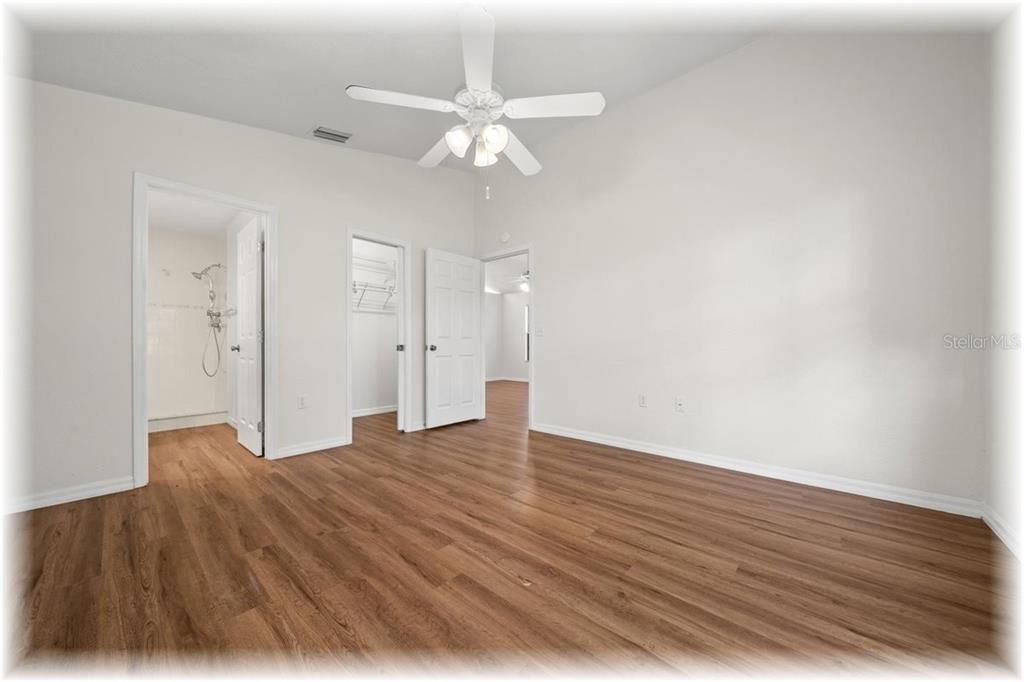 Active With Contract: $194,900 (2 beds, 2 baths, 1231 Square Feet)