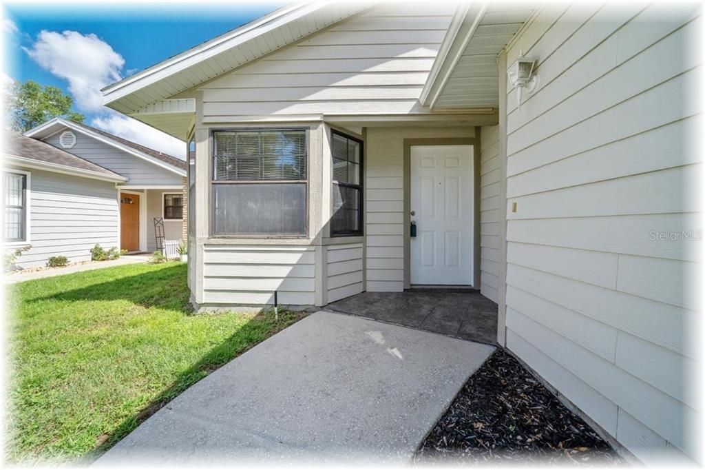 Active With Contract: $194,900 (2 beds, 2 baths, 1231 Square Feet)