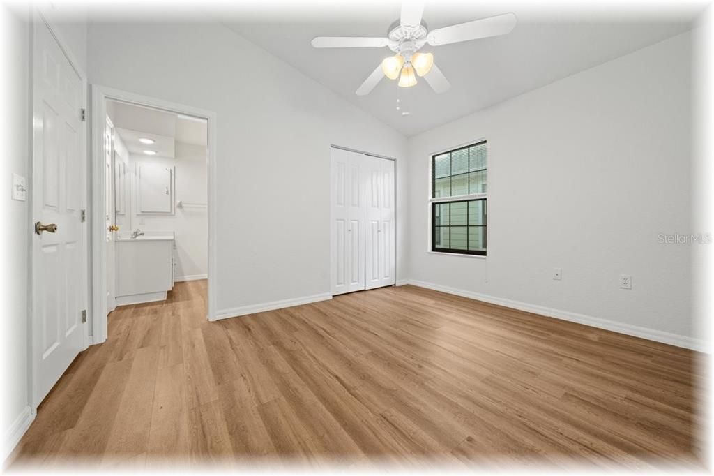 Active With Contract: $194,900 (2 beds, 2 baths, 1231 Square Feet)