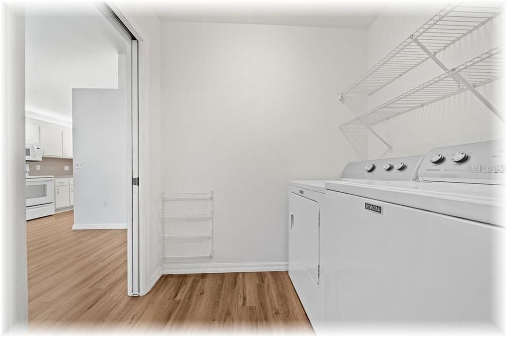 Active With Contract: $194,900 (2 beds, 2 baths, 1231 Square Feet)