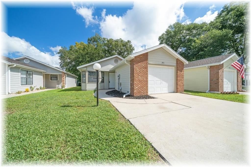 Active With Contract: $194,900 (2 beds, 2 baths, 1231 Square Feet)