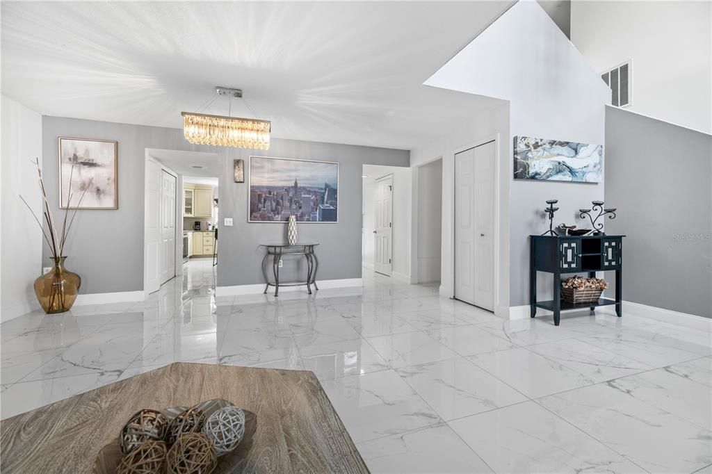 En Venta: $690,000 (6 camas, 4 baños, 3914 Pies cuadrados)