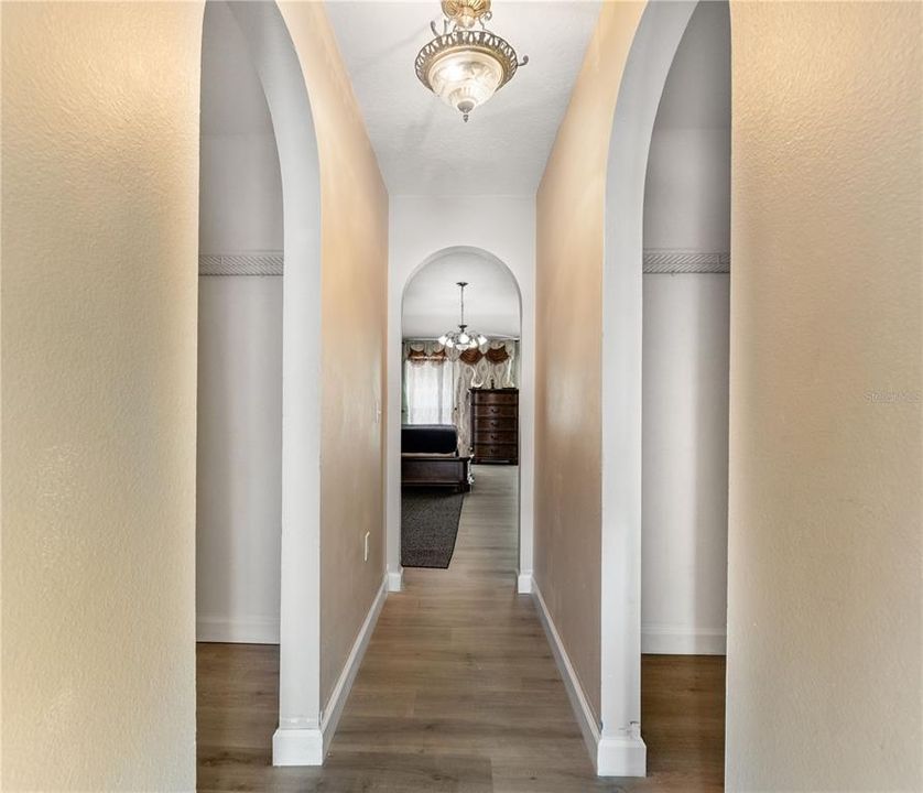 En Venta: $690,000 (6 camas, 4 baños, 3914 Pies cuadrados)