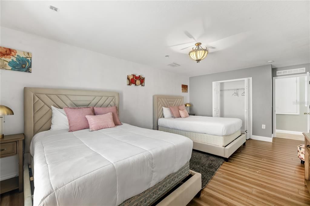 En Venta: $690,000 (6 camas, 4 baños, 3914 Pies cuadrados)