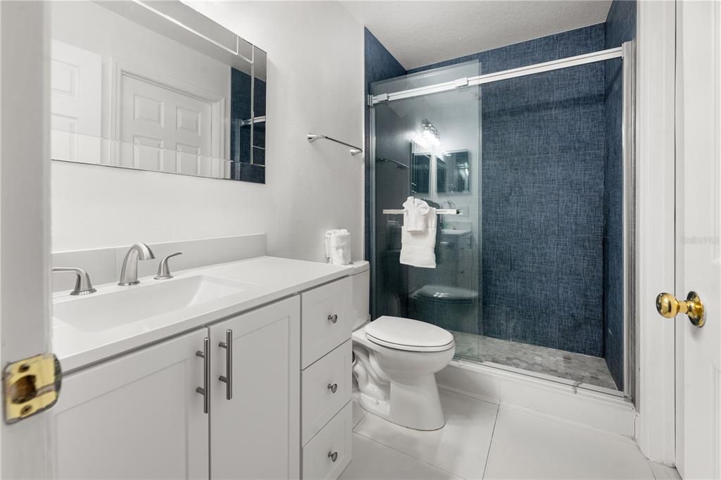 En Venta: $690,000 (6 camas, 4 baños, 3914 Pies cuadrados)