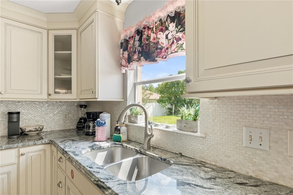 En Venta: $690,000 (6 camas, 4 baños, 3914 Pies cuadrados)