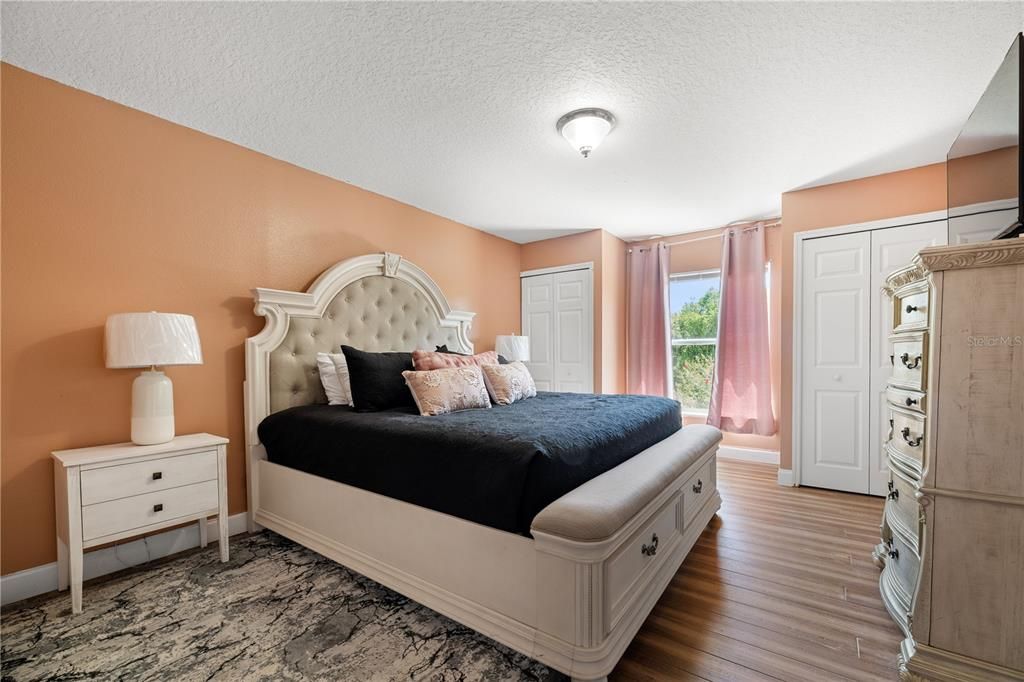 En Venta: $690,000 (6 camas, 4 baños, 3914 Pies cuadrados)