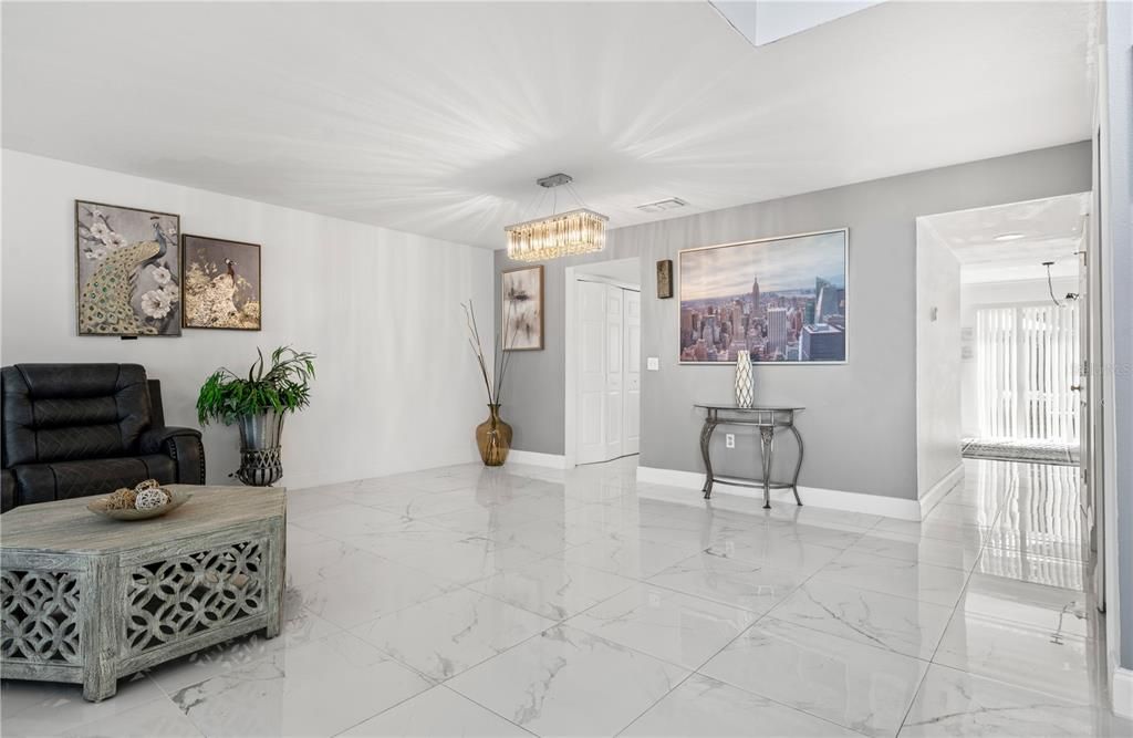 En Venta: $690,000 (6 camas, 4 baños, 3914 Pies cuadrados)