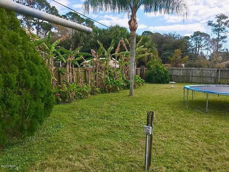 For Rent: $2,300 (3 beds, 2 baths, 1596 Square Feet)