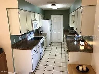 For Rent: $2,300 (3 beds, 2 baths, 1596 Square Feet)