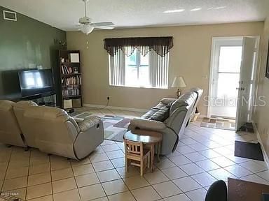 For Rent: $2,300 (3 beds, 2 baths, 1596 Square Feet)