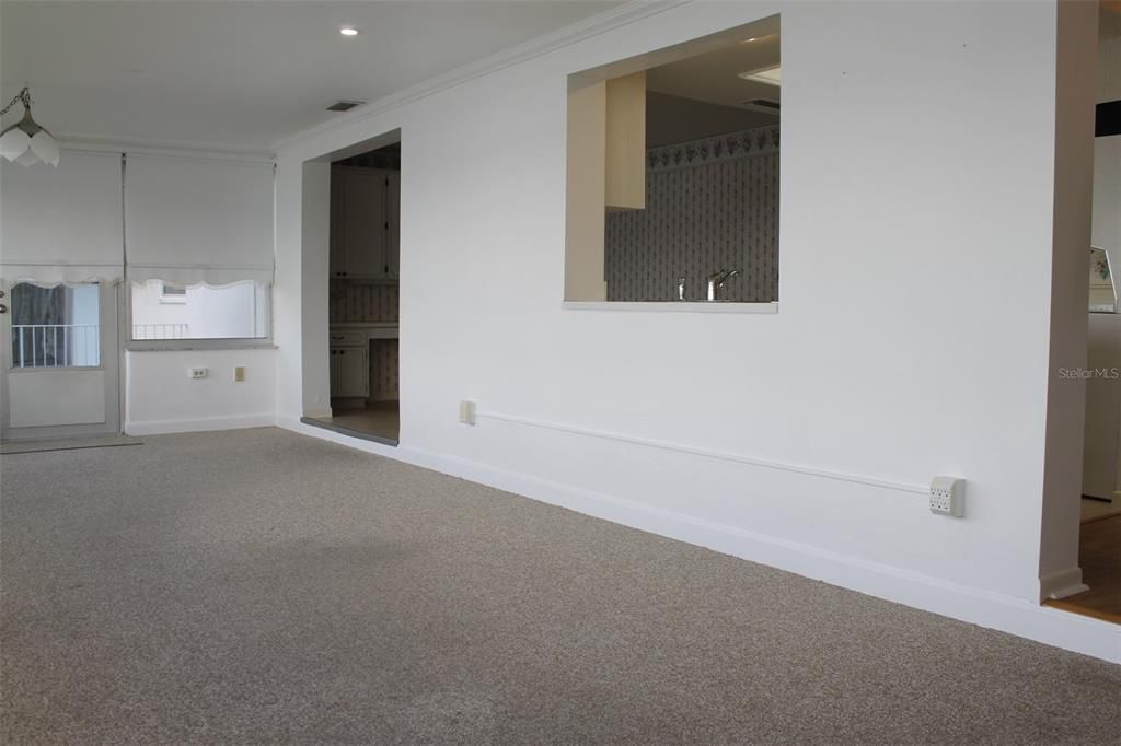 待售: $370,000 (2 贝兹, 2 浴室, 1653 平方英尺)