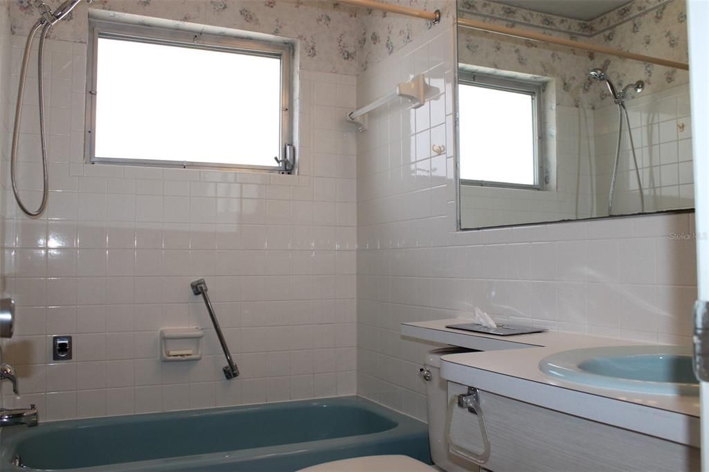 待售: $370,000 (2 贝兹, 2 浴室, 1653 平方英尺)