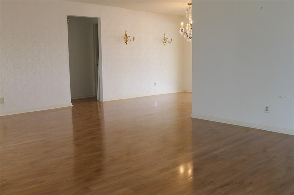 待售: $370,000 (2 贝兹, 2 浴室, 1653 平方英尺)