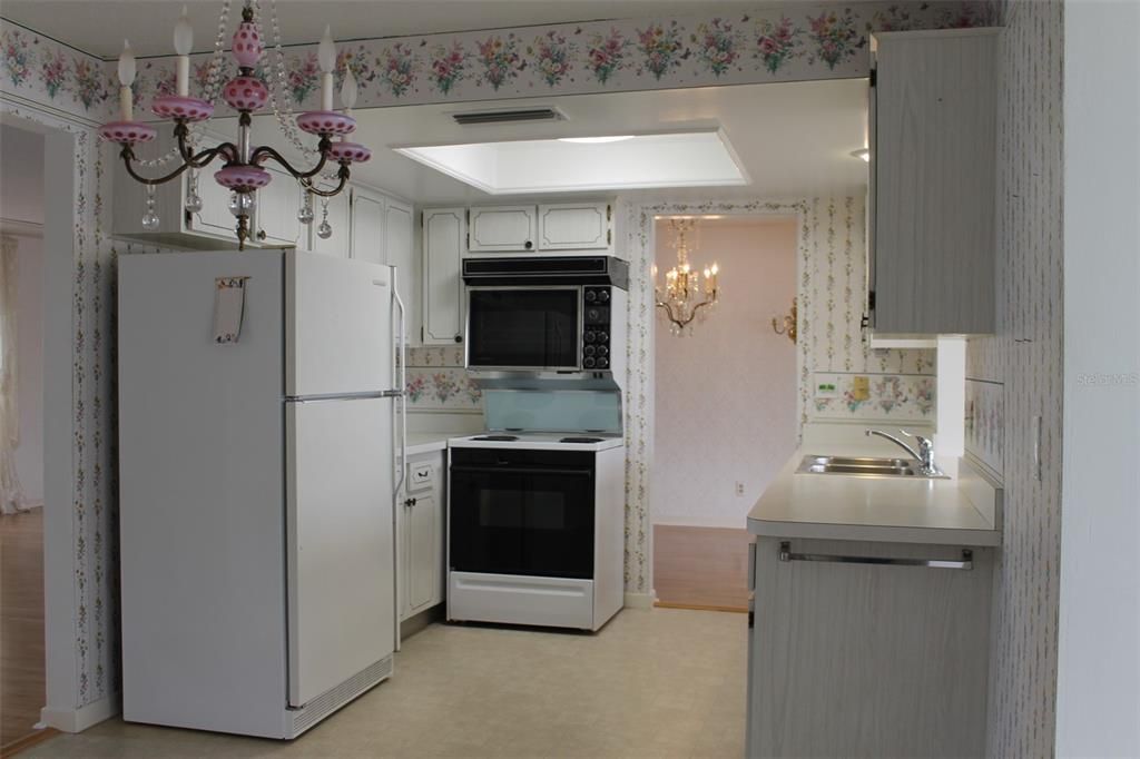 待售: $370,000 (2 贝兹, 2 浴室, 1653 平方英尺)