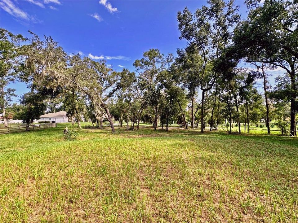 На продажу: $249,900 (1.20 acres)