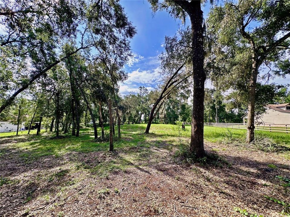 На продажу: $249,900 (1.20 acres)