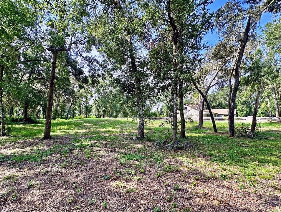 На продажу: $249,900 (1.20 acres)