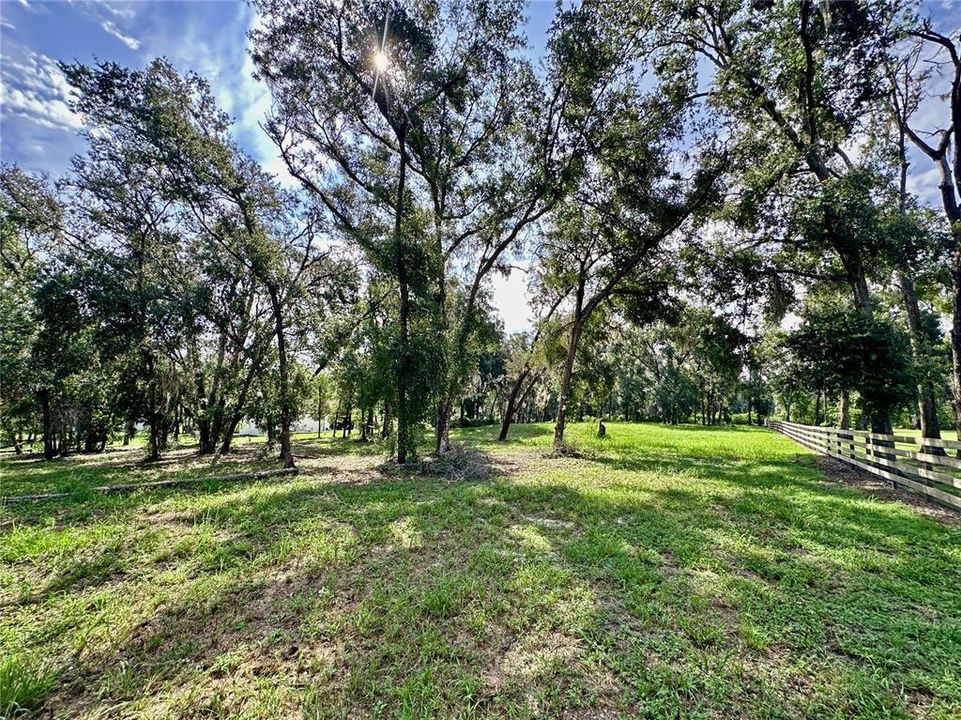 На продажу: $249,900 (1.20 acres)