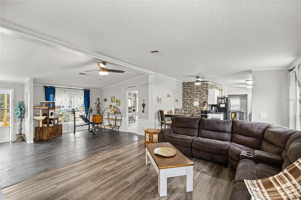 待售: $160,000 (3 贝兹, 2 浴室, 1534 平方英尺)