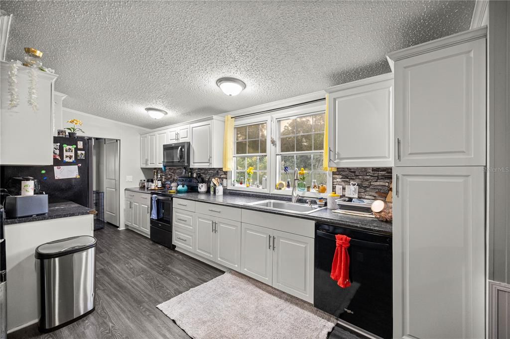 待售: $160,000 (3 贝兹, 2 浴室, 1534 平方英尺)