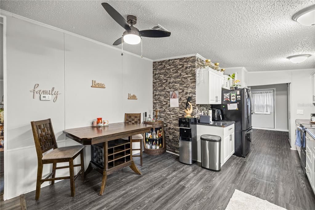 待售: $160,000 (3 贝兹, 2 浴室, 1534 平方英尺)