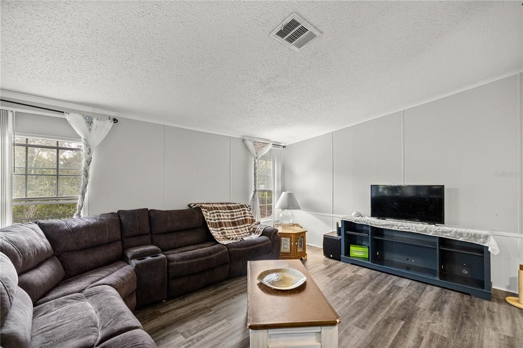 待售: $160,000 (3 贝兹, 2 浴室, 1534 平方英尺)