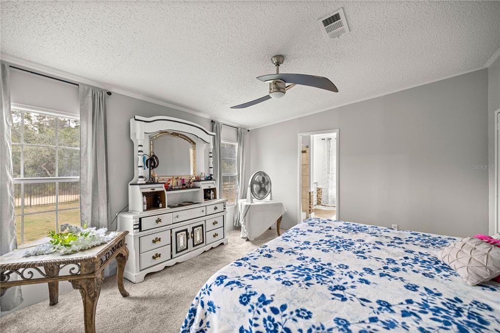 待售: $160,000 (3 贝兹, 2 浴室, 1534 平方英尺)