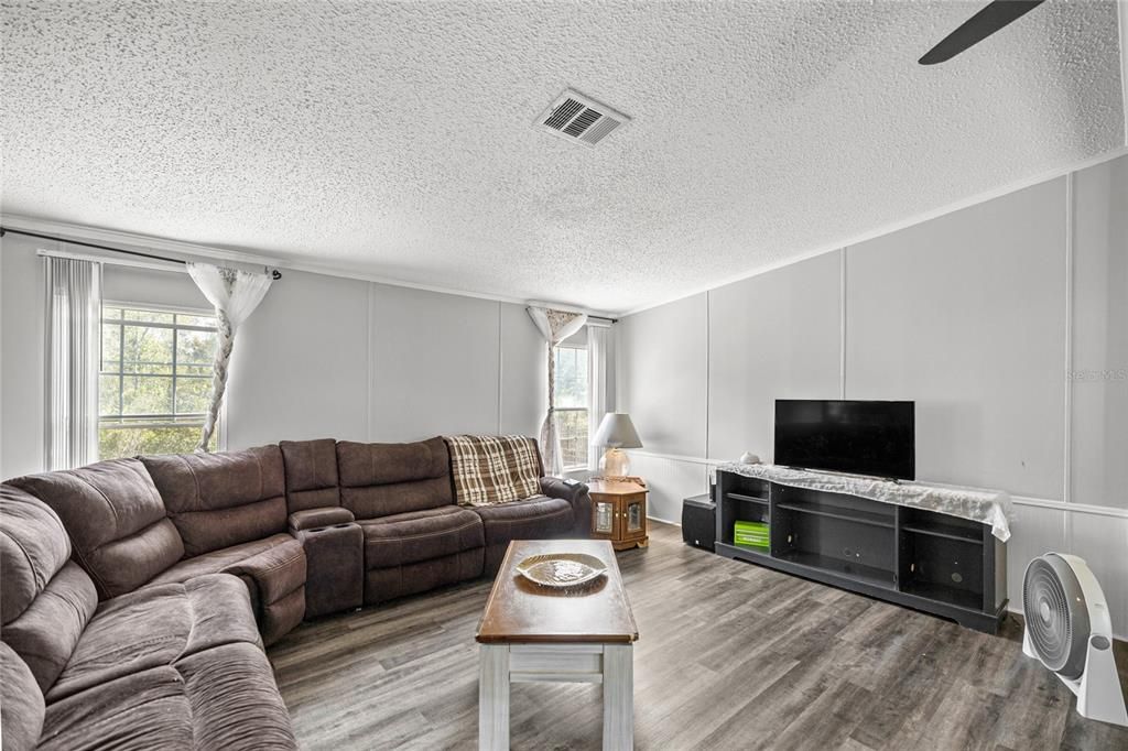 待售: $160,000 (3 贝兹, 2 浴室, 1534 平方英尺)