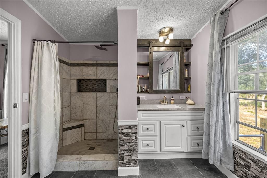 待售: $160,000 (3 贝兹, 2 浴室, 1534 平方英尺)