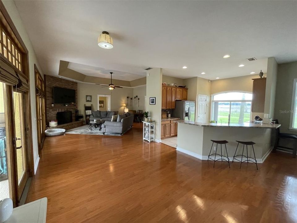 待售: $699,000 (3 贝兹, 2 浴室, 2555 平方英尺)