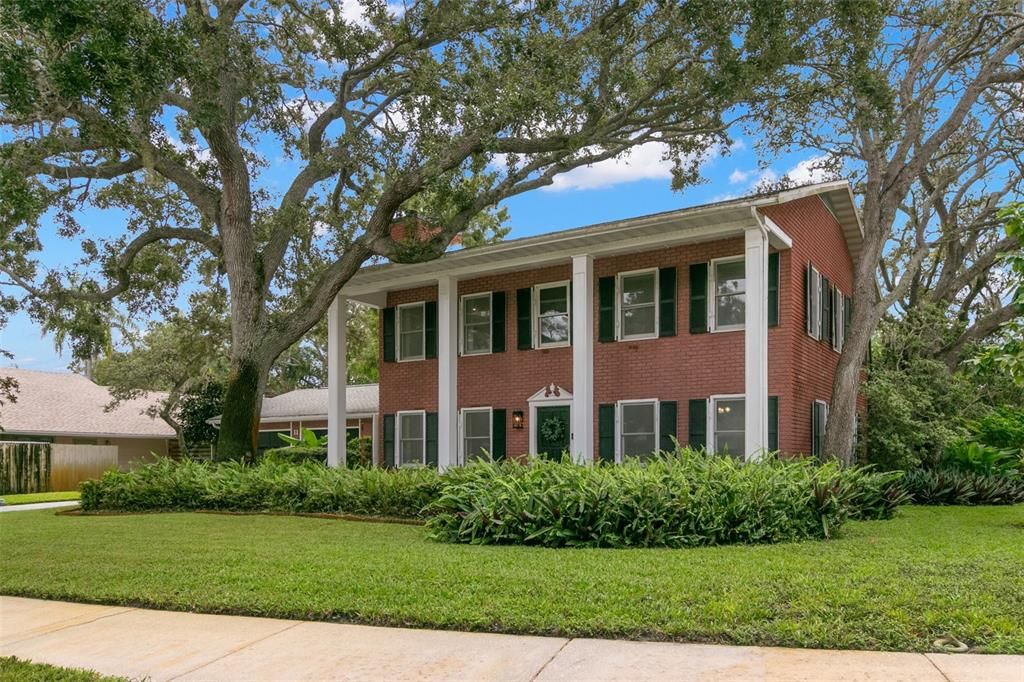 合同活跃: $659,000 (3 贝兹, 3 浴室, 2124 平方英尺)