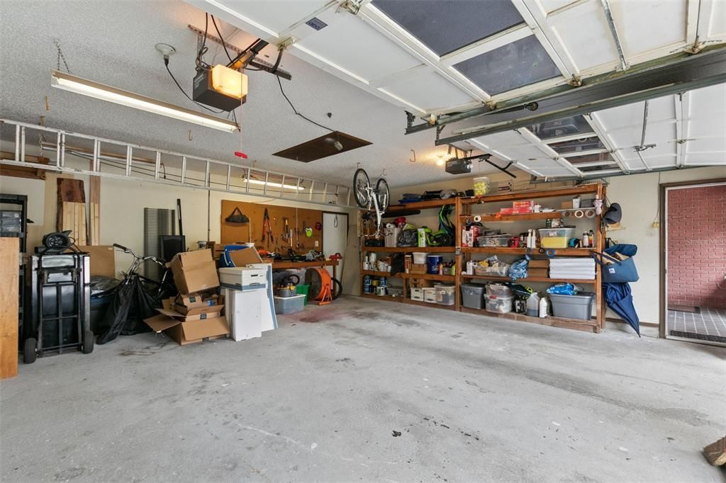 合同活跃: $659,000 (3 贝兹, 3 浴室, 2124 平方英尺)