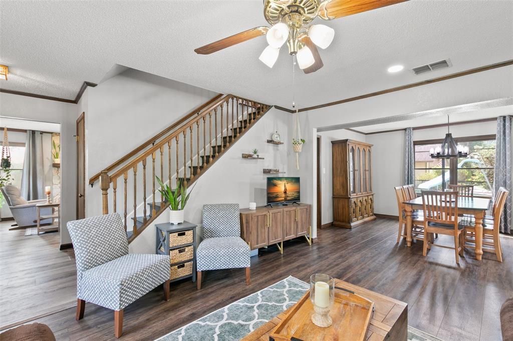 合同活跃: $659,000 (3 贝兹, 3 浴室, 2124 平方英尺)