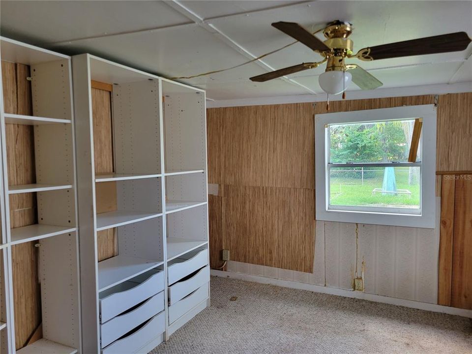 For Sale: $225,000 (2 beds, 1 baths, 720 Square Feet)