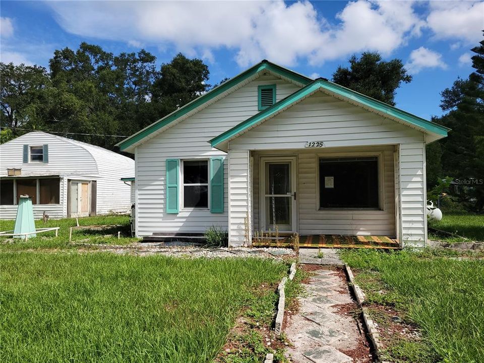 For Sale: $225,000 (2 beds, 1 baths, 720 Square Feet)