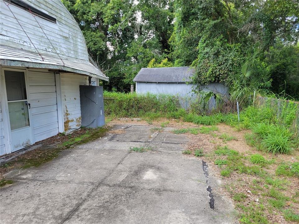 For Sale: $225,000 (2 beds, 1 baths, 720 Square Feet)