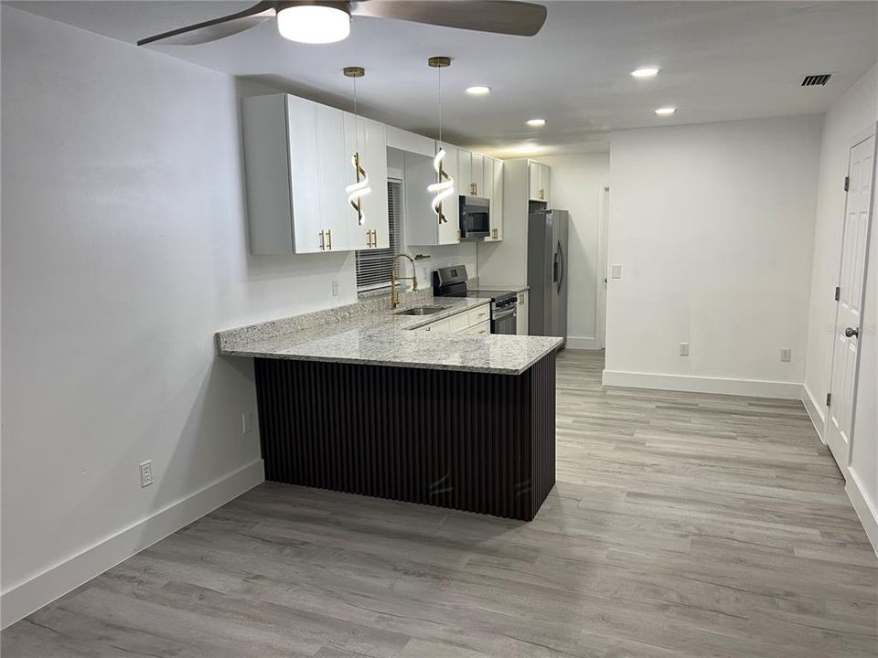 В аренду: $2,250 (2 спален, 2 ванн, 1524 Квадратных фут)