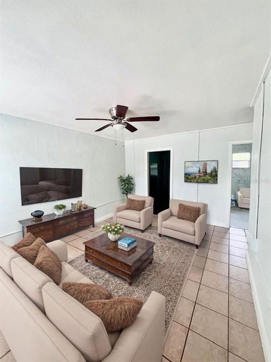 For Rent: $1,350 (2 beds, 1 baths, 2496 Square Feet)