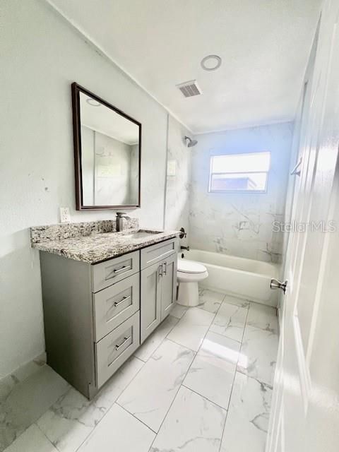 For Rent: $1,350 (2 beds, 1 baths, 2496 Square Feet)